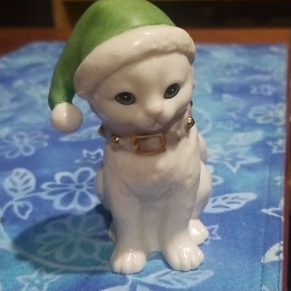 Lenox Christmas cat figurine
